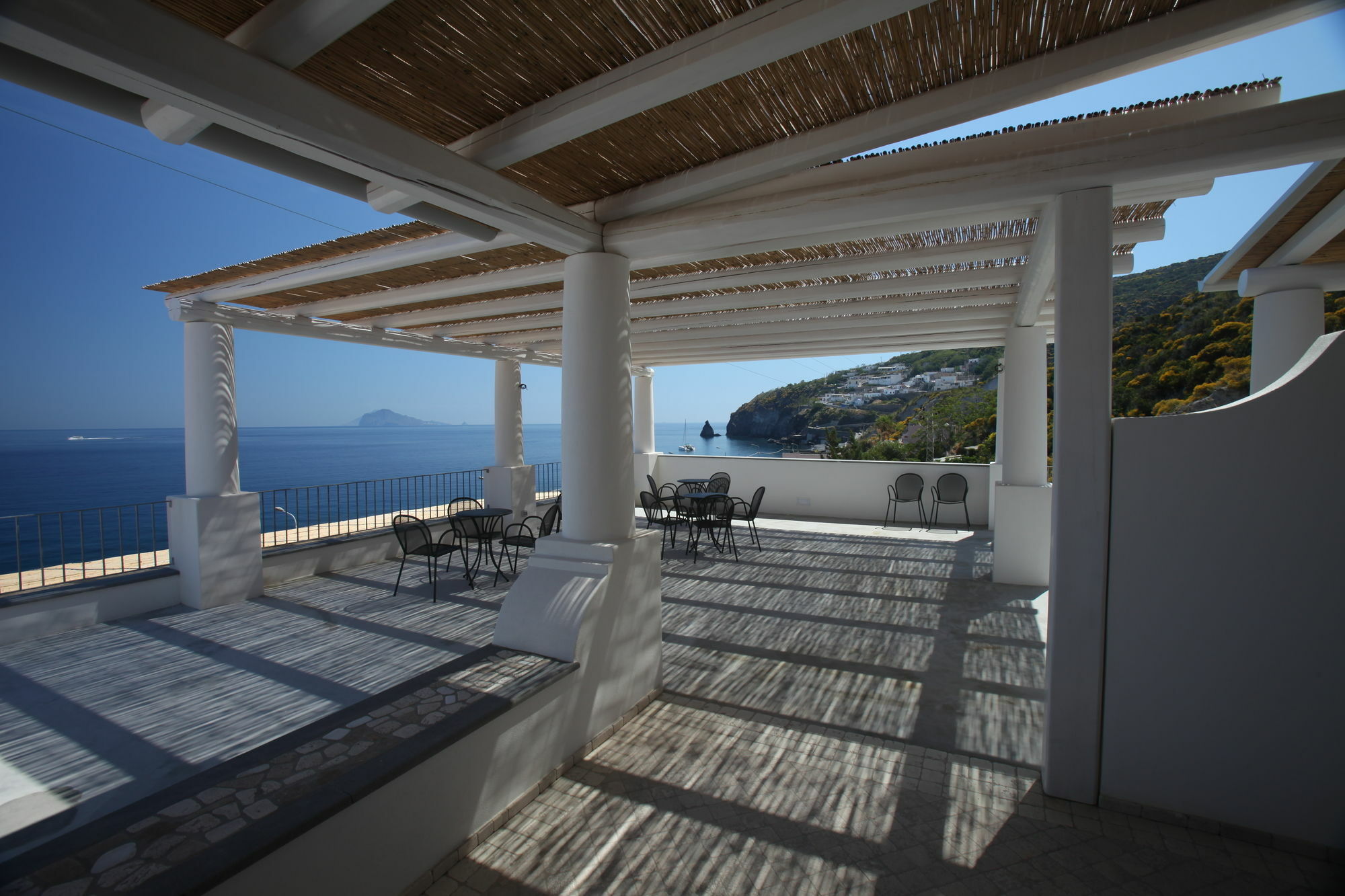 Hotel Cutimare - Aeolian Charme Acquacalda Exterior photo
